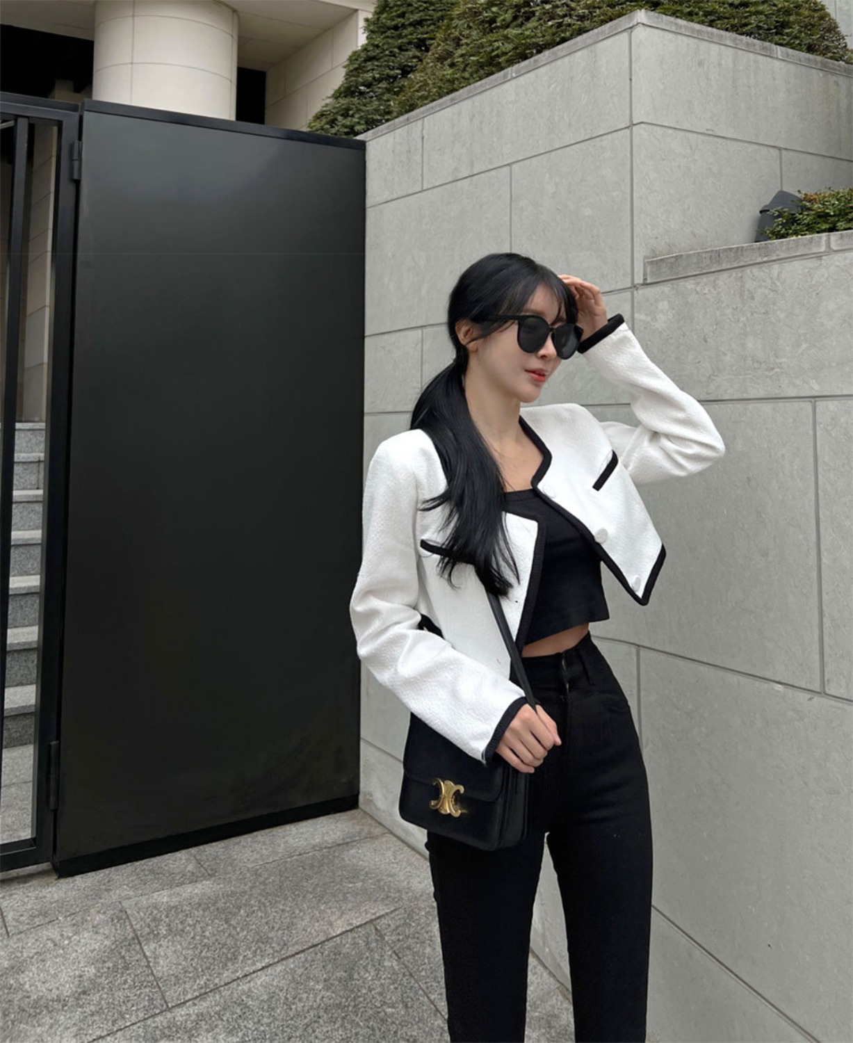 2holic-(핏보장/하객룩/봄데이트룩) 비커밍 트위드 크롭 자켓(2color)韓國女裝外套